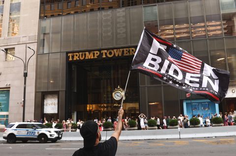 Trump-Anhänger demonstrieren nach dem Anschlag auf den Republikaner vor dem Trump Tower in New York