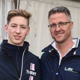 Halt erfährt Ralf Schumacher weiterhin in seiner Familie. Sein Sohn David äußerte sich etwa mit rührenden Worten nach dem Coming Out. Der 22-Jährige ist ebenfalls Rennfahrer und schrieb auf Instagram: "Es freut mich sehr, dass du endlich jemanden gefunden hast, bei dem man wirklich merkt, dass du dich wirklich wohl und geborgen fühlst. Egal, ob Mann oder Frau. Ich stehe 100 Prozent hinter Dir, Papa, und wünsche euch alles Gute! Herzlichen Glückwunsch!"