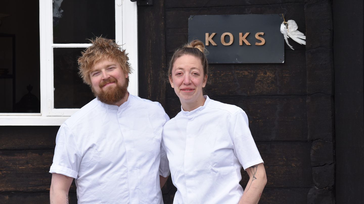 Nino Fjordside Andersen und Sous Chefin Agnes Karrasch führen das Team im "Koks". Die aus der Dokumentation "She Chef" bekannte Kochweltmeisterin aus dem bayerischen Murnau landete nach Stationen im Wiener "Steirereck", bei Joachim Wissler im "Vendôme" und im "Disfrutar" in Barcelona nun in Grönland.