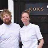 Nino Fjordside Andersen und Sous Chefin Agnes Karrasch führen das Team im "Koks". Die aus der Dokumentation "She Chef" bekannte Kochweltmeisterin aus dem bayerischen Murnau landete nach Stationen im Wiener "Steirereck", bei Joachim Wissler im "Vendôme" und im "Disfrutar" in Barcelona nun in Grönland.