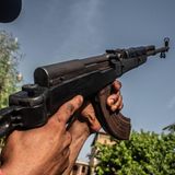 Die Waffen, die Port-au-Prince überfluten, stammen laut einem UN-Bericht vor allem aus den USA. Hochleistungsgewehre wie die AK-47, 9-mm-Pistolen, Scharfschützengewehre und sogar Maschinengewehre werden demnach auf dem Land-, Luft- und Seeweg aus Bundesstaaten wie Florida, Texas und Georgia eingeschmuggelt