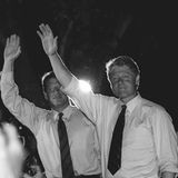 Al Gore und Bill Clinton 1992 bei einer Veranstaltung in New York City um Spenden zu sammeln