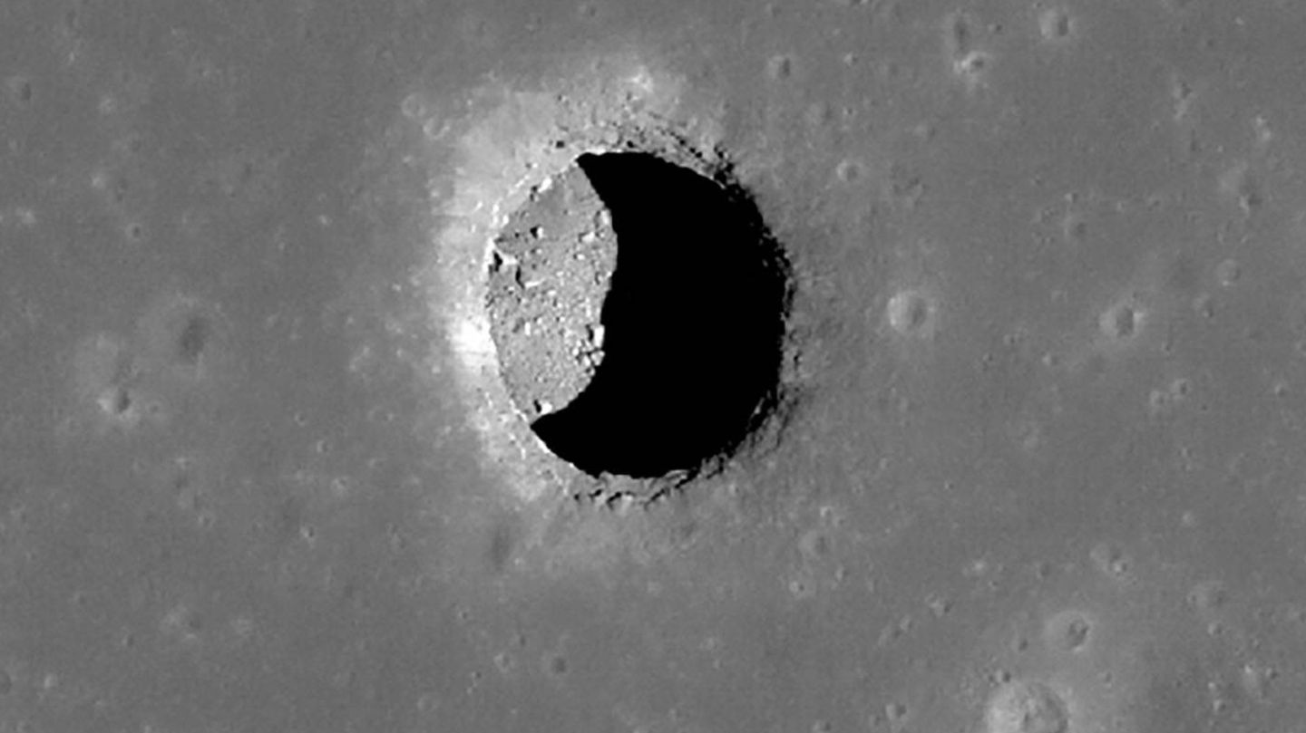Radarbilder: Forscher spüren erstmals Zugang zu einer Mond-Höhle auf
