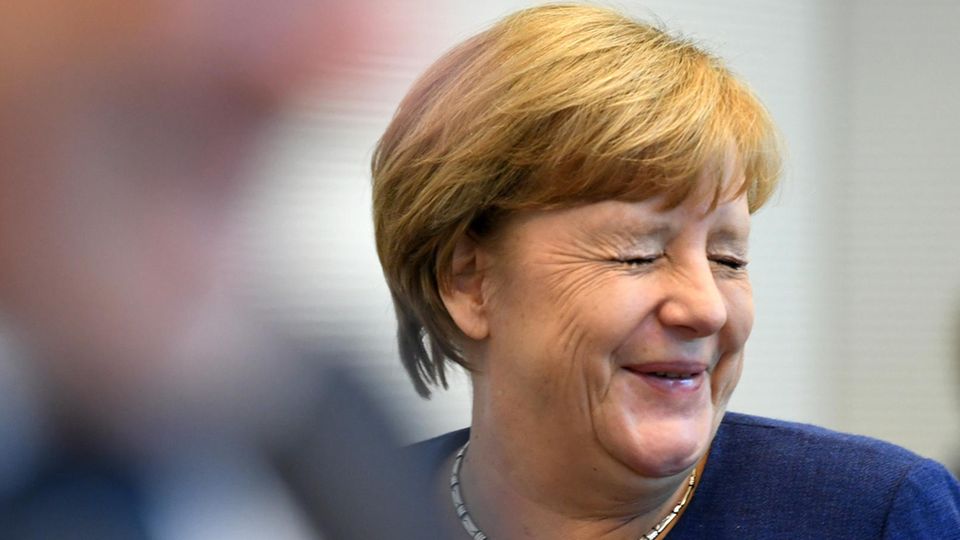 Wo liegt noch gleich Berlin? Merkels lustigste Momente im Video