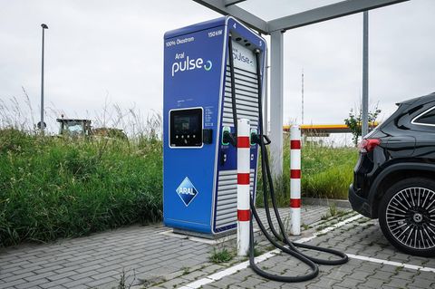 ADAC Elektroauto Laden Aral