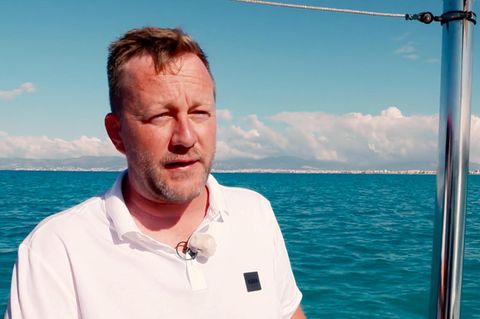 Mann erfüllt Urlaubern (fast) jeden Wunsch – und die haben es in sich