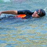 Kraulend legt die 65-Jährige eine Strecke von etwa 100 Metern durch das grünlich schimmernde Flusswasser zurück – bei etwa 20 Grad und Sonnenschein. "Es ist kühl, aber nicht zu kalt", sagt sie nach dem Bad. 1,4 Milliarden Euro hat die Stadt Paris in Kläranlagen und das Abwassersystem investiert, um den belasteten Fluss sauberer zu machen