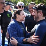 Danach gibt es eine Umarmung mit OK-Chef Estanguet. Für die Olympischen Spiele muss man sich auch mal in trübe Fluten werfen. Aber so viel darf man sagen: Die Investitionen in die Wasserqualität werden sich lohnen, unabhängig davon, ob die Wettbewerbe in der Seine stattfinden oder nicht