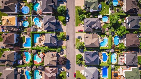 Mein Haus, mein Garten, mein Pool – lange galt das als Statussymbol, doch immer weniger Superreiche wollen noch einen Pool haben
