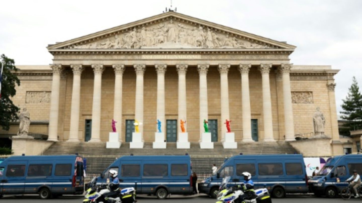 Frankreichs Nationalversammlung kommt nach Neuwahl zusammen und wählt Vorsitzenden