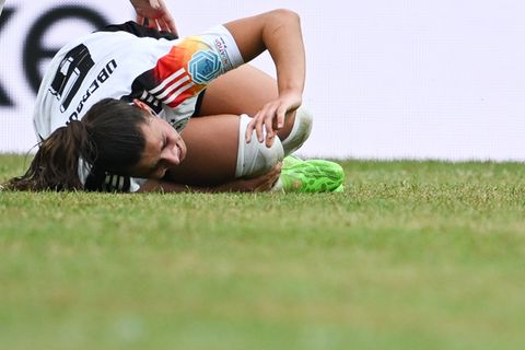 Rückschlag für die deutsche Elf vor Olympia: Lena Oberdorf verletzt sich schwer am Knie