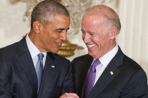 Noch bis vor Kurzem stand Ex-Präsident Barack Obama klar an der Seite seines früheren Vizes. Doch mittlerweile zweifelt er zunehmend an einem Wahlsieg. Laut der "Washington Post" ist er nicht länger davon überzeugt, dass Joe Biden noch der richtige Kandidat für die Präsidentschaft ist
