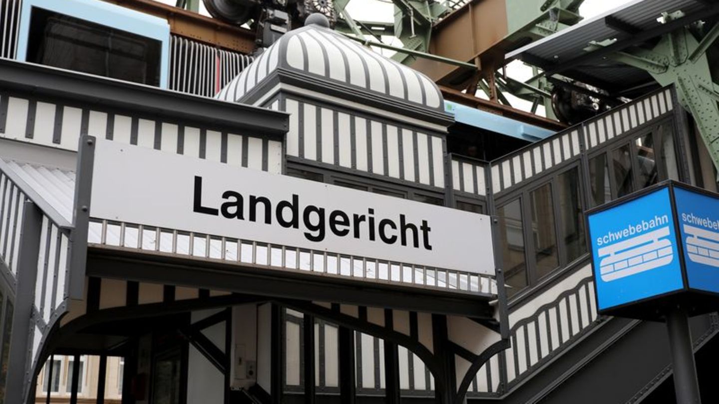 Mordprozess in Wuppertal: Mord an Stewardess: Anklage fordert lebenslange Haft