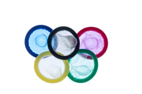 Olympia: Die olympischen Ringe aus bunten Kondomen