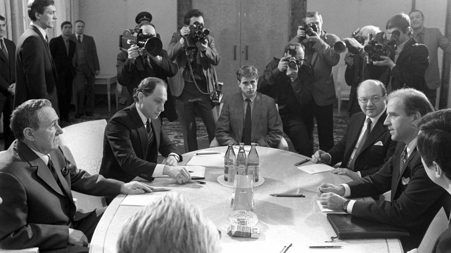 Biden und der sowjetische Außenminister Gromyko