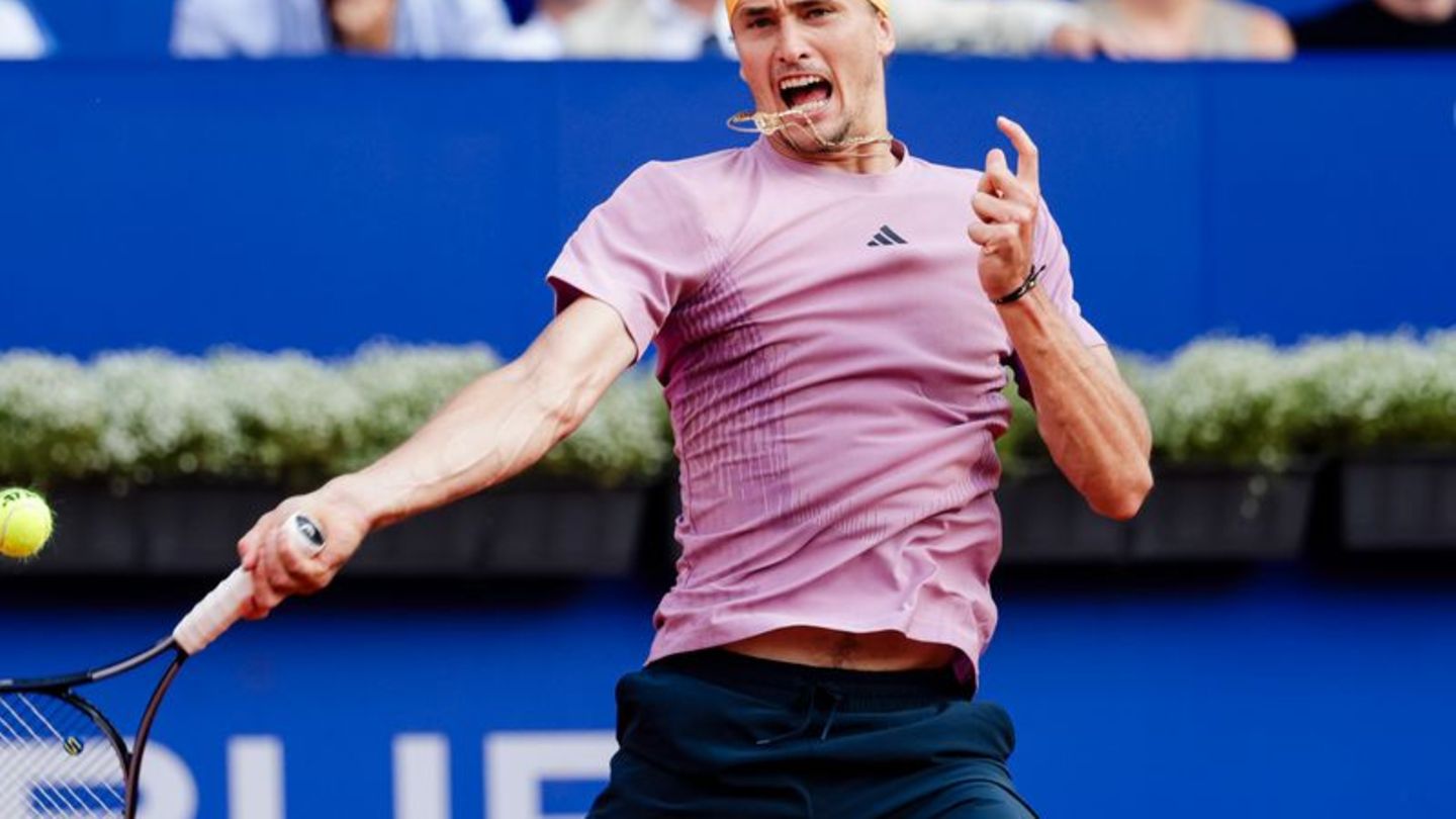Tennis: Knie hält: Zverev souverän ins Halbfinale in Hamburg