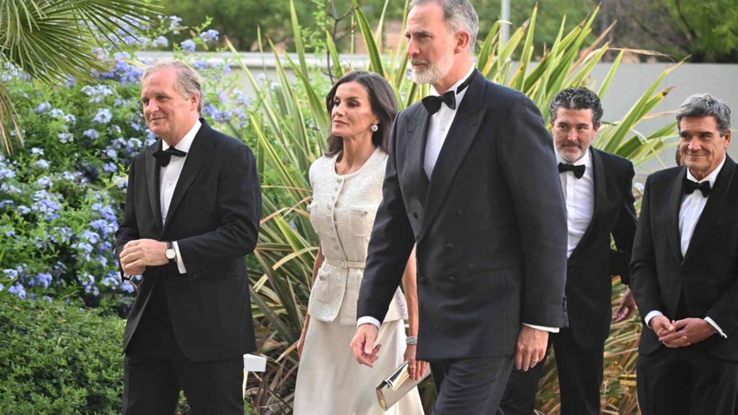 Königin Letizia und König Felipe von Spanien: Edle Looks für Gala in Madrid