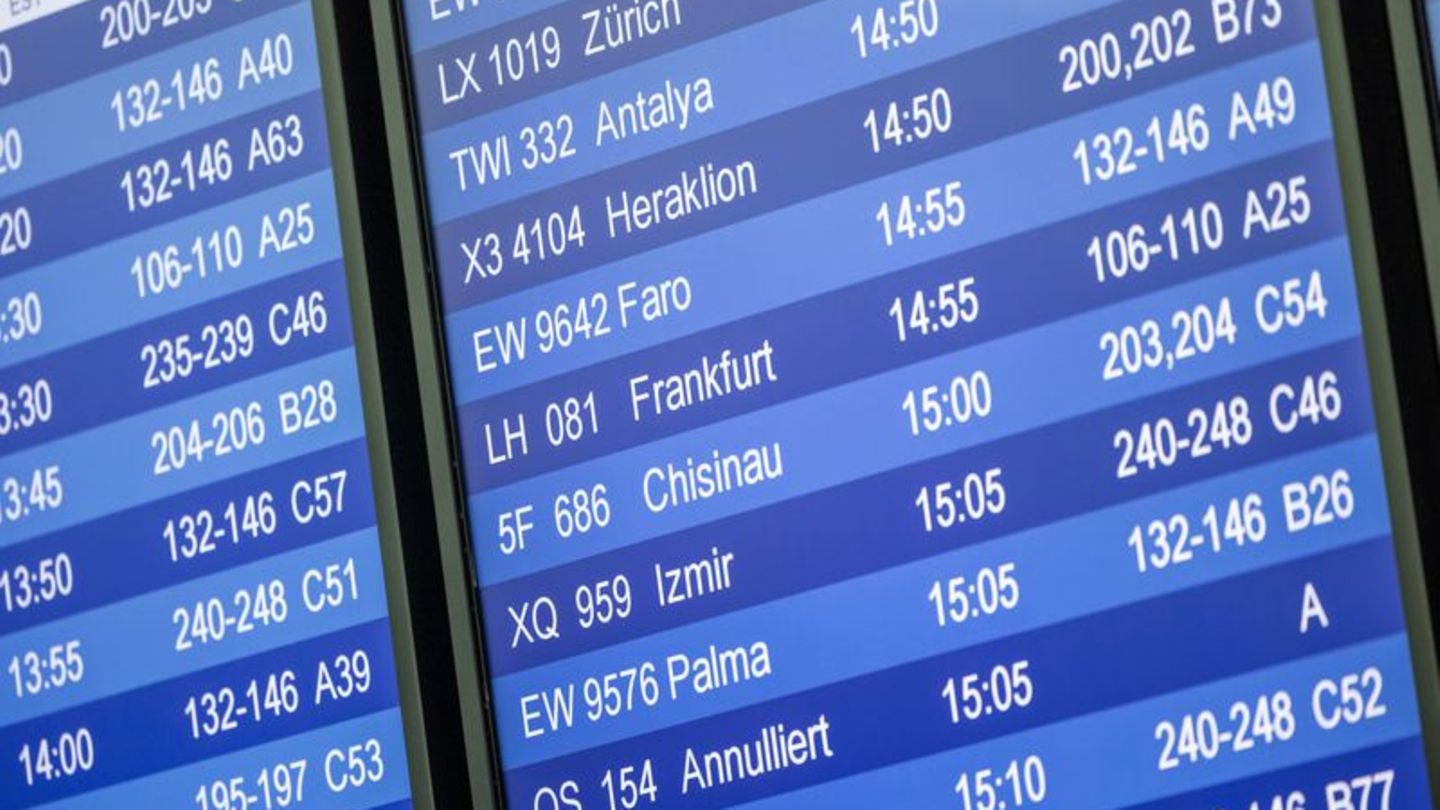Flughäfen: Nach IT-Panne: Betrieb an NRW-Flughäfen normalisiert sich
