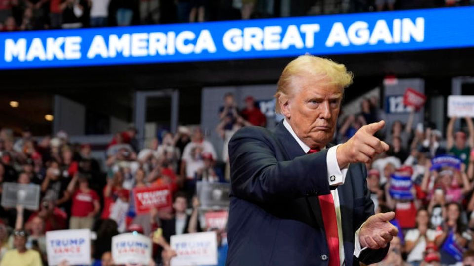 Zwischen Spott und Hetze: Donald Trump zeigt bei der Rally in Michigan, dass er ganz der Alte ist