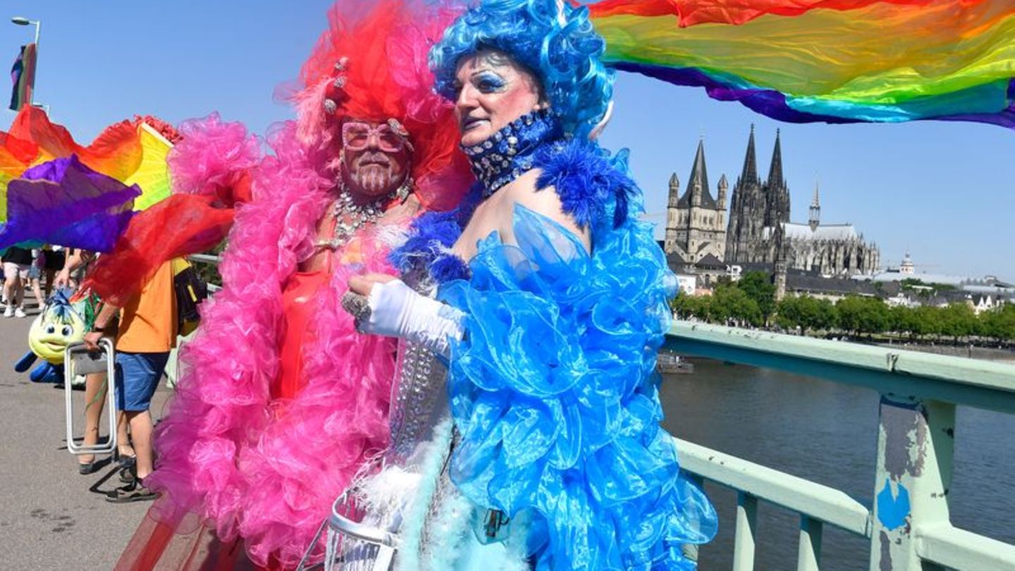 Cologne Pride: CSD-Demonstration zieht durch Köln