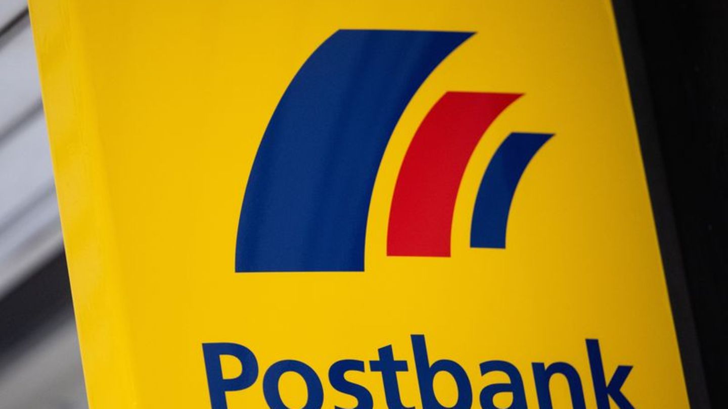 Bankgeschäfte im Wandel: Postbank rüstet 120 Filialen digital auf