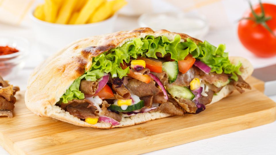 Türkiye fordert besonderen Schutz für den Döner Kebab – wird er jetzt teurer?