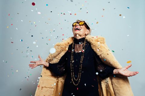 Altern, aber richtig: Oma im Konfettiregen