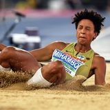 Die Ausnahme-Athletin ist das Aushängeschild der deutschen Leichtathletik. Sie sprang kürzlich mit einer Weite von 7,22 Metern Jahresbestleistung, ist Olympiasiegerin, mehrfache Weltmeisterin und Europameisterin. Mehr Favoritin geht nicht