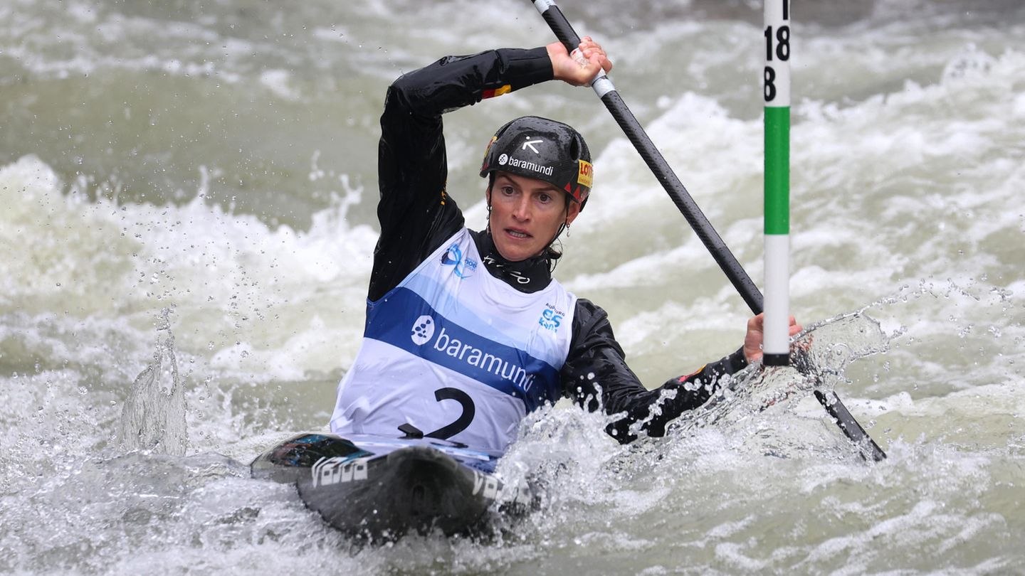 Die Sportsoldatin trainiert im Leistungszentrum in Augsburg und hat sich ihren Traum bereits 2021 in Tokio erfüllt, wo sie die Goldmedaille gewann. Jetzt will sie ihren Titel verteidigen.