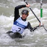 Die Sportsoldatin trainiert im Leistungszentrum in Augsburg und hat sich ihren Traum bereits 2021 in Tokio erfüllt, wo sie die Goldmedaille gewann. Jetzt will sie ihren Titel verteidigen.