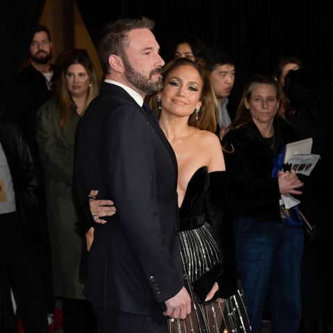 Ben Afflek und Jennifer Lopez Arm in Arm bei einer Veranstaltung