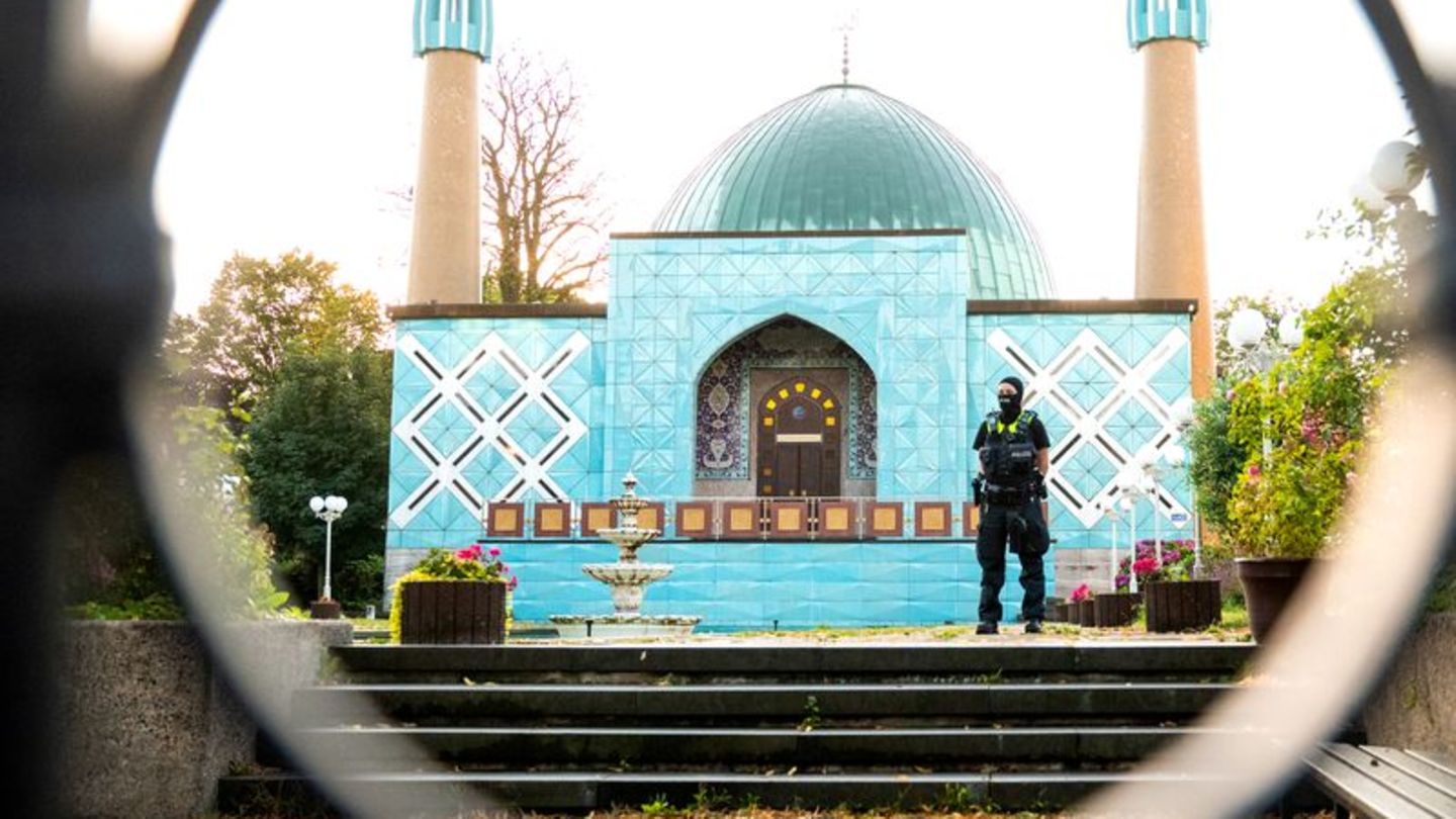 Extremistischer Moscheeverein: Nach IZH-Verbot: Polizeieinsatz an 30 Objekten in Hamburg