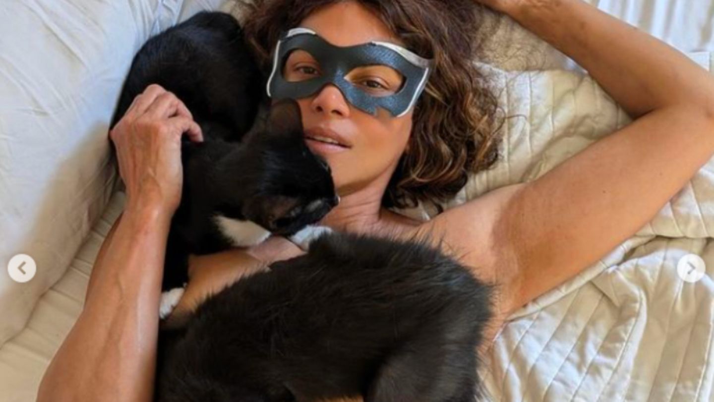 People of today: Meow and wow: Actress Halle Berry celebrates 20 years of “Catwoman”