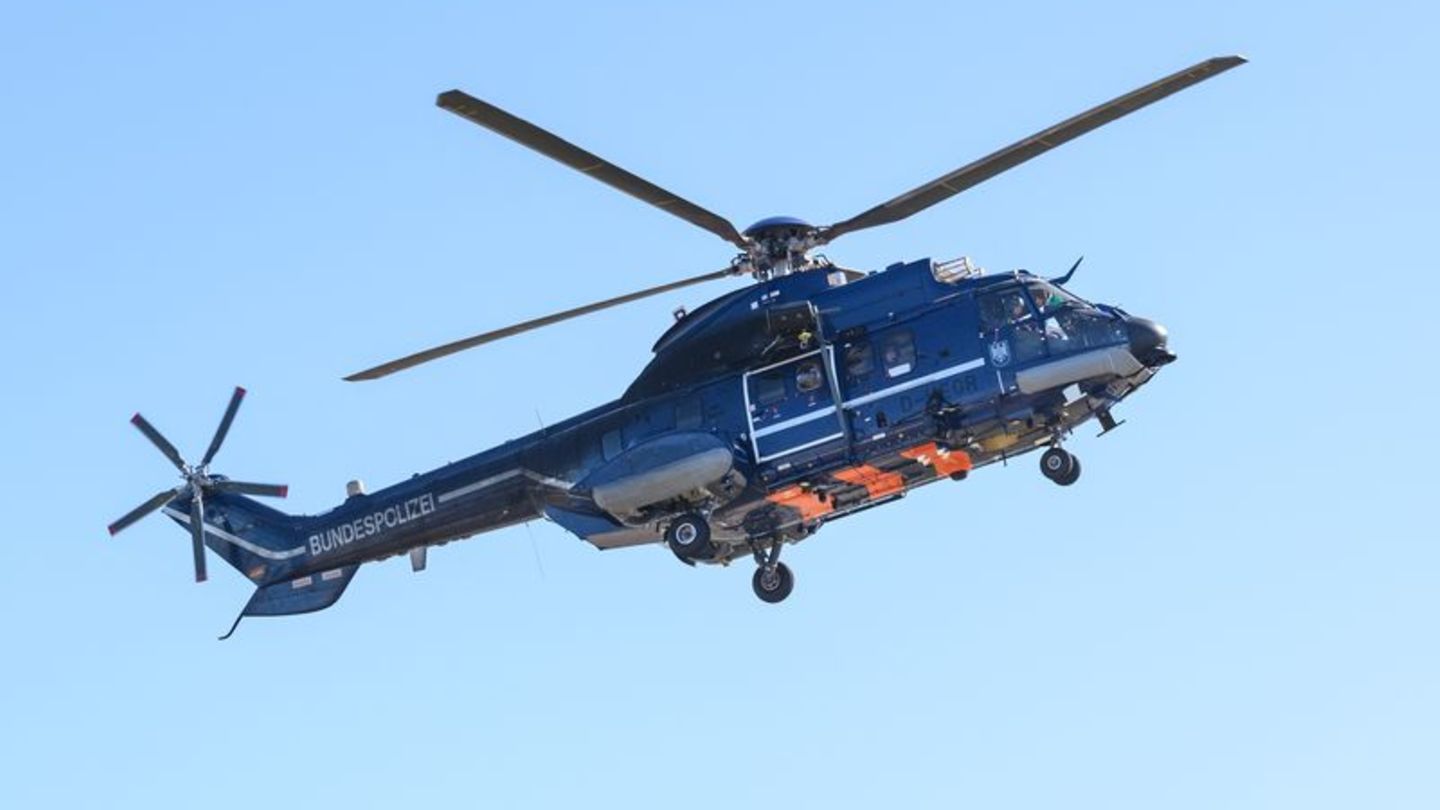 Kriminalität: Polizei sucht mit Hubschrauber nach Räuber