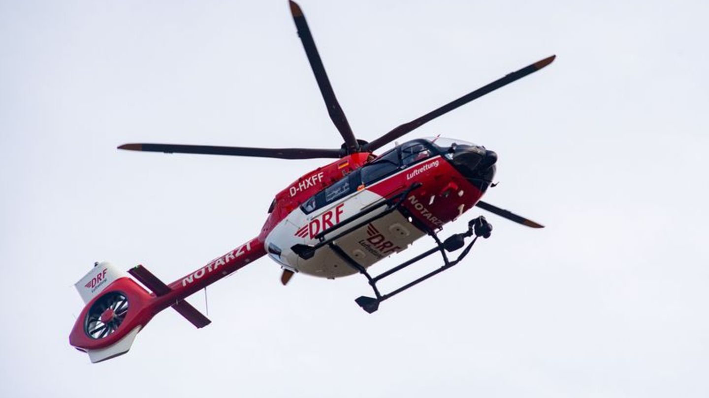 Unfälle: 20-Jähriger nach Unfall mit Hubschrauber in Klinik gebracht