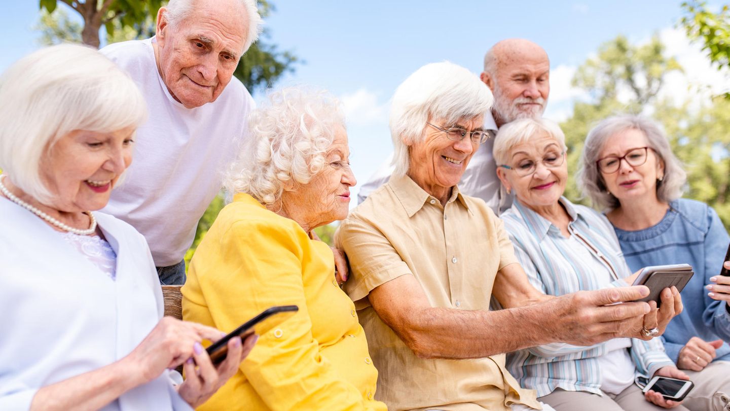 Flexibel & einfach: Handytarife für Senioren: Worauf es wirklich ankommt