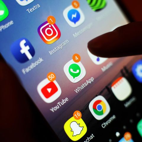 Smartphone: Handybildschirm mit Social-Media-Apps