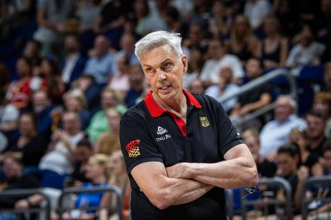 Basketball-Bundestrainer Gordon Herbert bei einem Testspiel vor Olympia