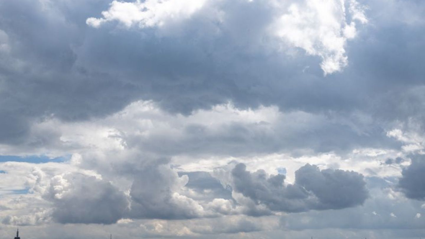 Wetterbericht: Wolken, Schauer und teils Gewitter erwartet