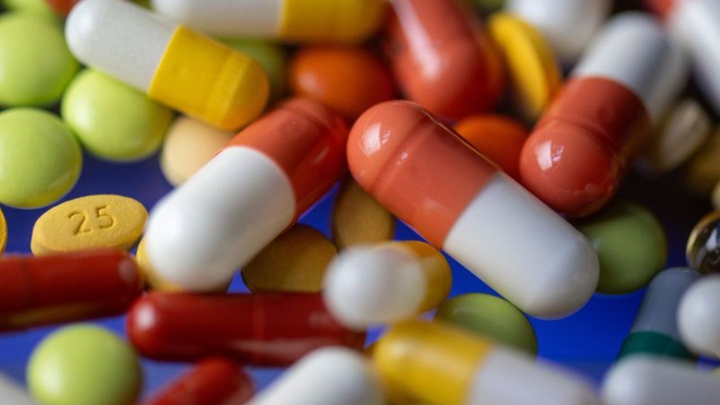 Tabletten, Tropfen und & Co.: Kasse: Mehr Arzneien auf Rezept für Thüringer Beschäftigte