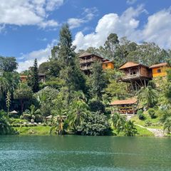 Die Cormoran Lodge bei Kibuye am Kivusee in Ruanda