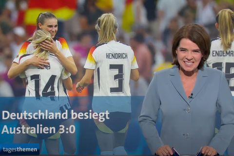Susanne Daubner lacht bei den "Tagesthemen"