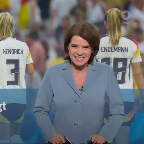 Susanne Daubner Susanne Daubner lacht bei den "Tagesthemen"