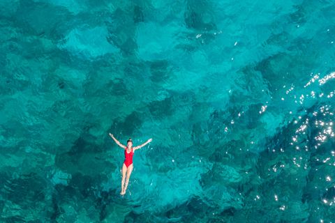Frau im Meer