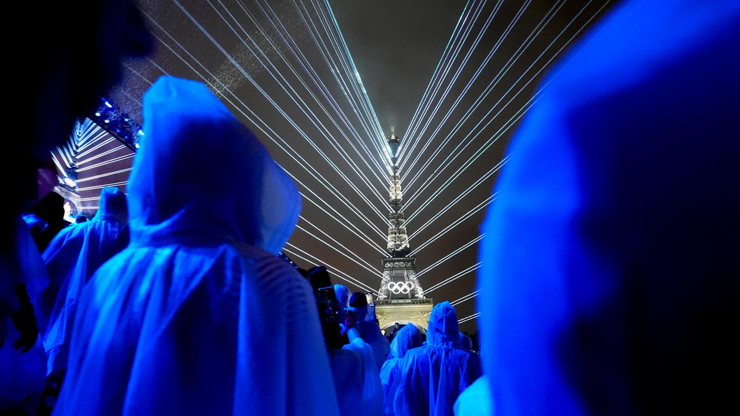 Olympia 2024: Alles schreit Spektakel: Die Bilderflut im Regen von Paris