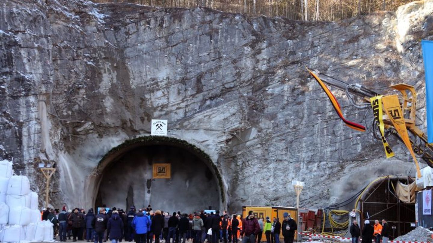 Verkehr: Weitere Runde im Streit um Auftragsvergabe bei Kramertunnel