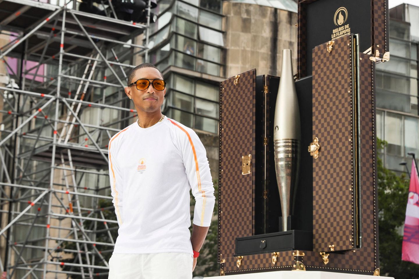 Rapper Pharrell Williams trägt Sonnenbrille