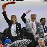 König Willem-Alexander und Königin Máxima jubeln auf den Rängen bei Olympia