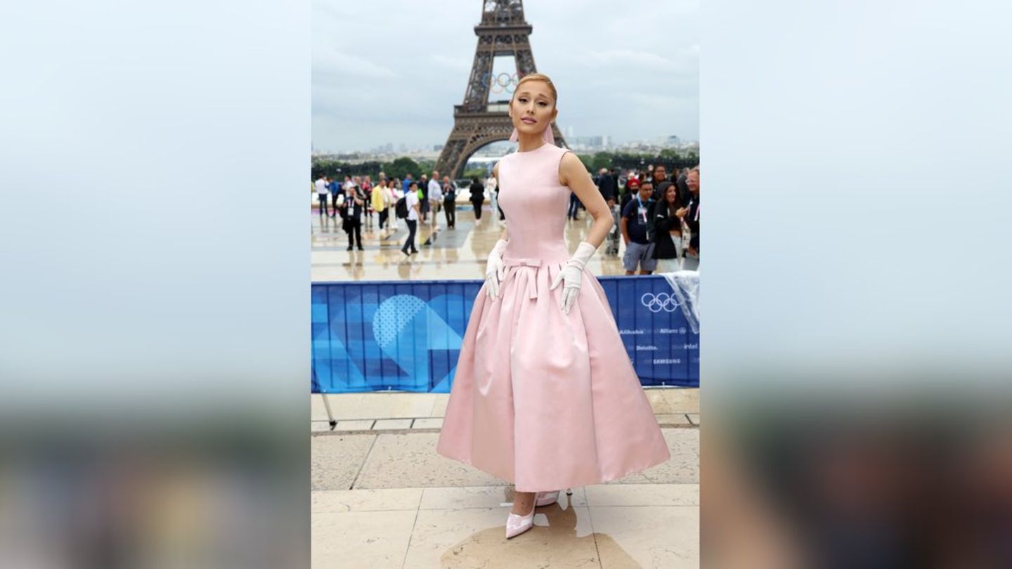 Olympia-Eröffnungsfeier in Paris: Ariana Grande begeistert im 50er-Jahre-Look