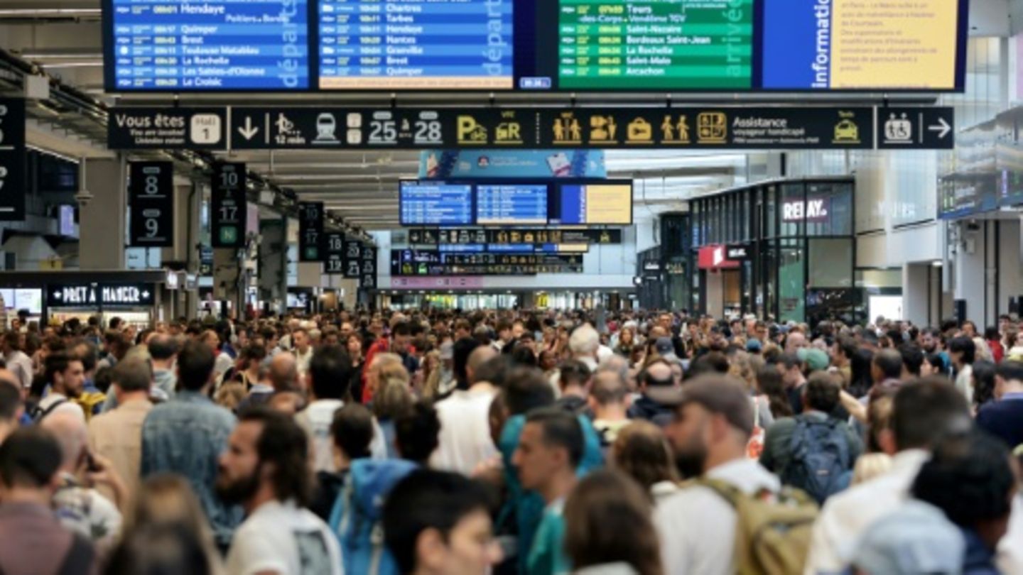 Sabotage-Akte bei Bahn in Frankreich hat weiterhin Folgen für Zehntausende Fahrgäste